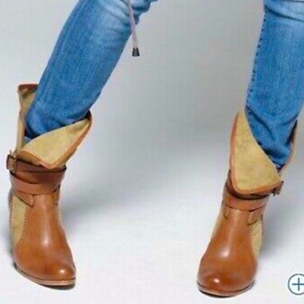 Frye Corby Strap View 2